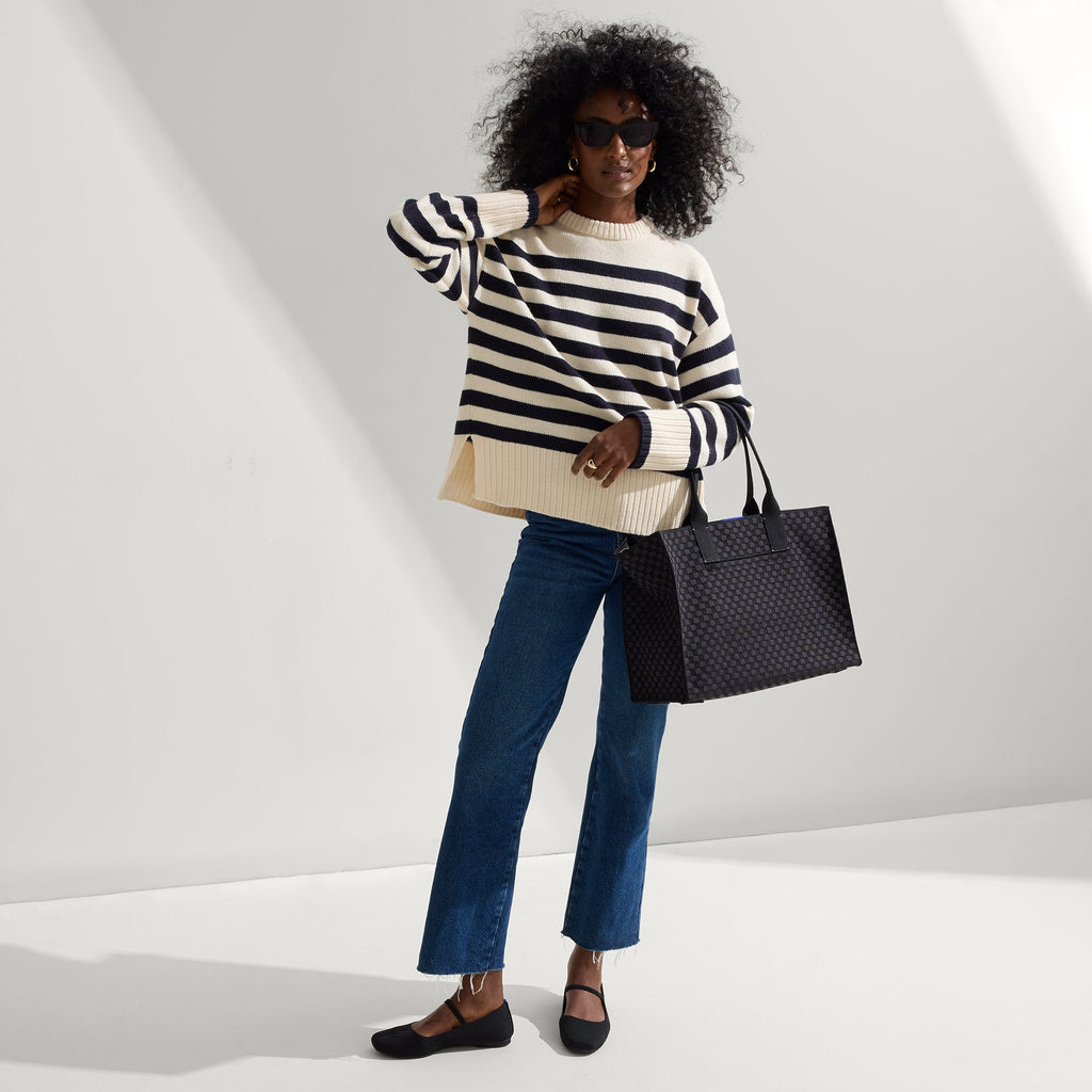 The Classic Tote - Black Sand